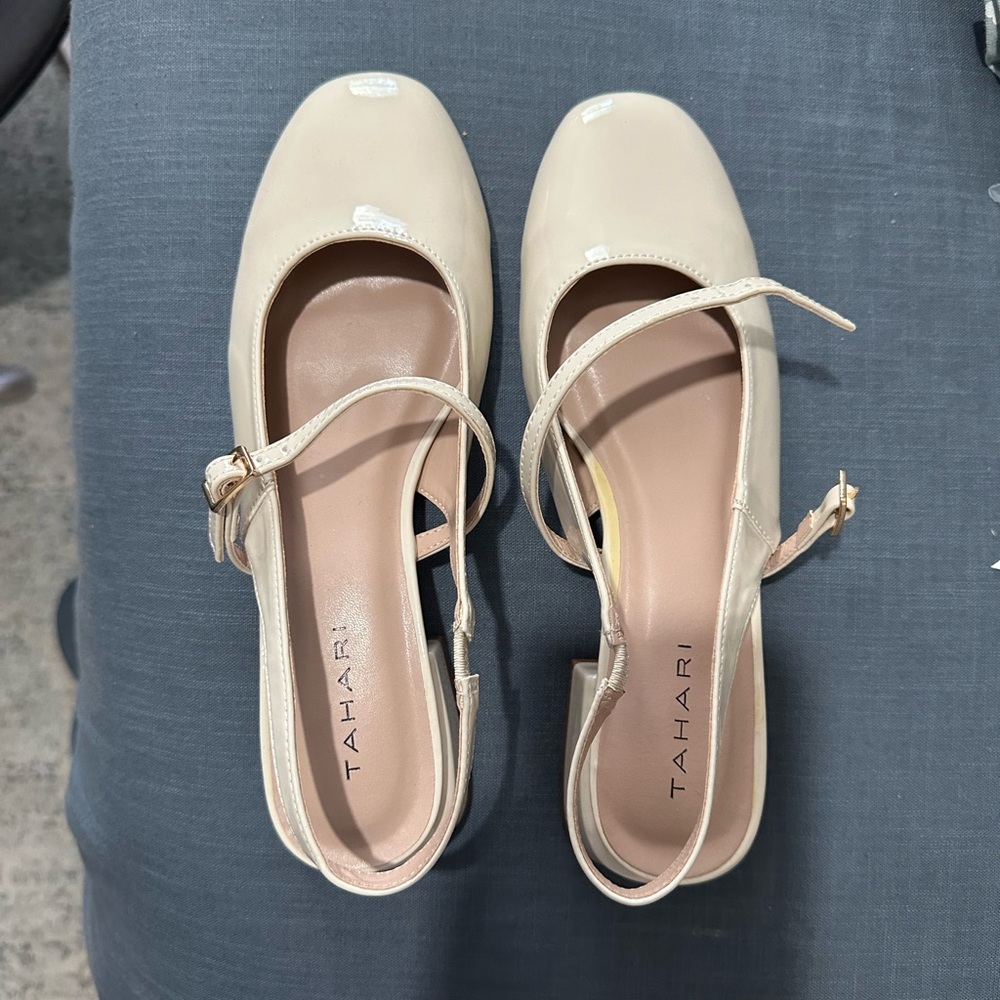 Tahari Patent Cream Slingback Mary Jane Heels